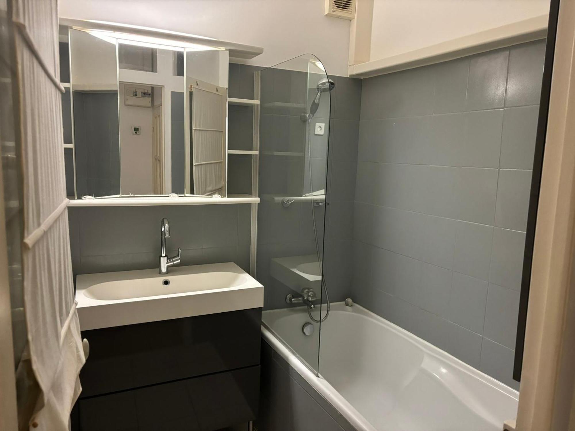 2 Bedroom Funky Apartment In The Heart Of The Old Town Of Αντίμπ Εξωτερικό φωτογραφία